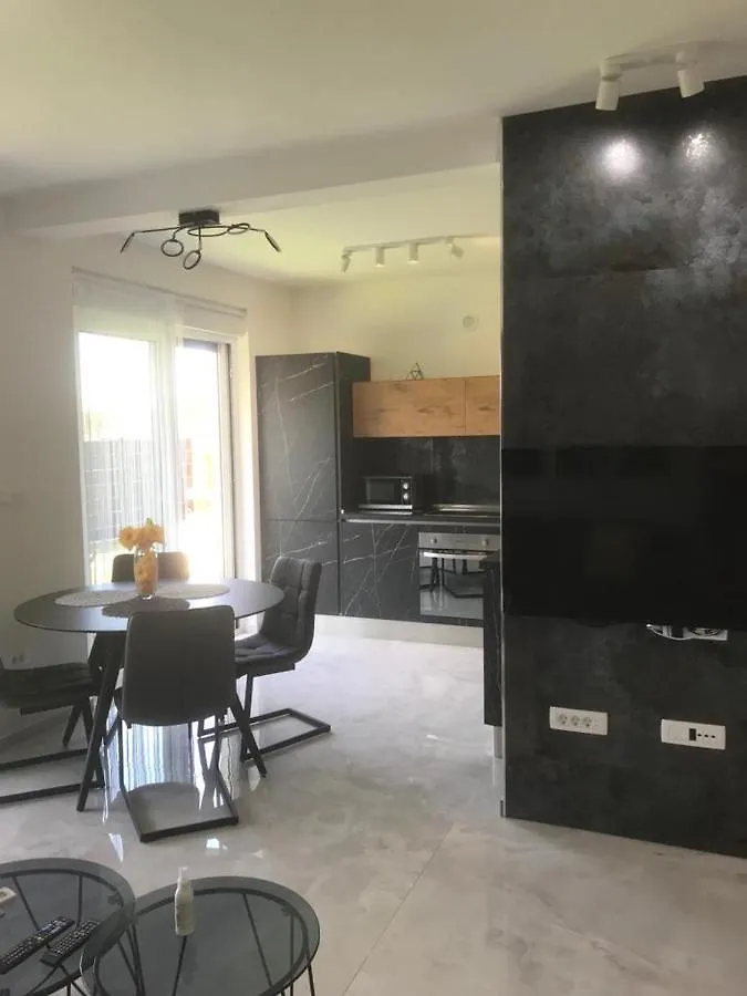 Hedonist-Luxury 2 Bedroom Apartment With Private Hot Tub, Garden And Free Parking Trogir 0*,  Croatia