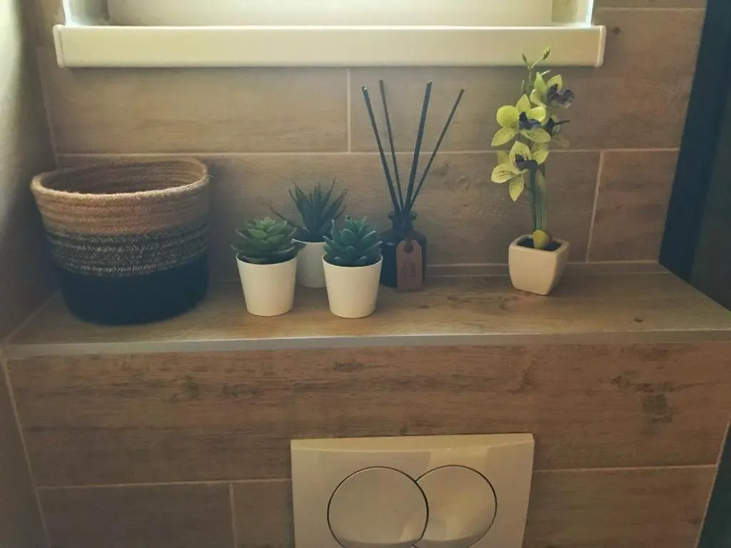 Hedonist-Luxury 2 Bedroom Apartment With Private Hot Tub, Garden And Free Parking Trogir