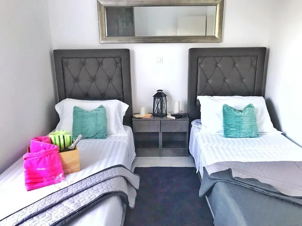 Hedonist-Luxury 2 Bedroom Apartment With Private Hot Tub, Garden And Free Parking Trogir 0*,