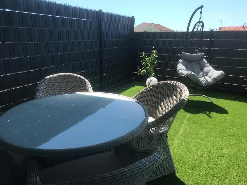 Hedonist-Luxury 2 Bedroom Apartment With Private Hot Tub, Garden And Free Parking Trogir
