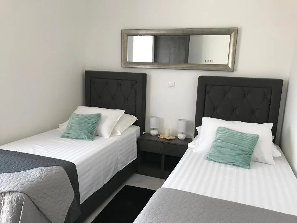 Hedonist-Luxury 2 Bedroom Apartment With Private Hot Tub, Garden And Free Parking Trogir 0*,